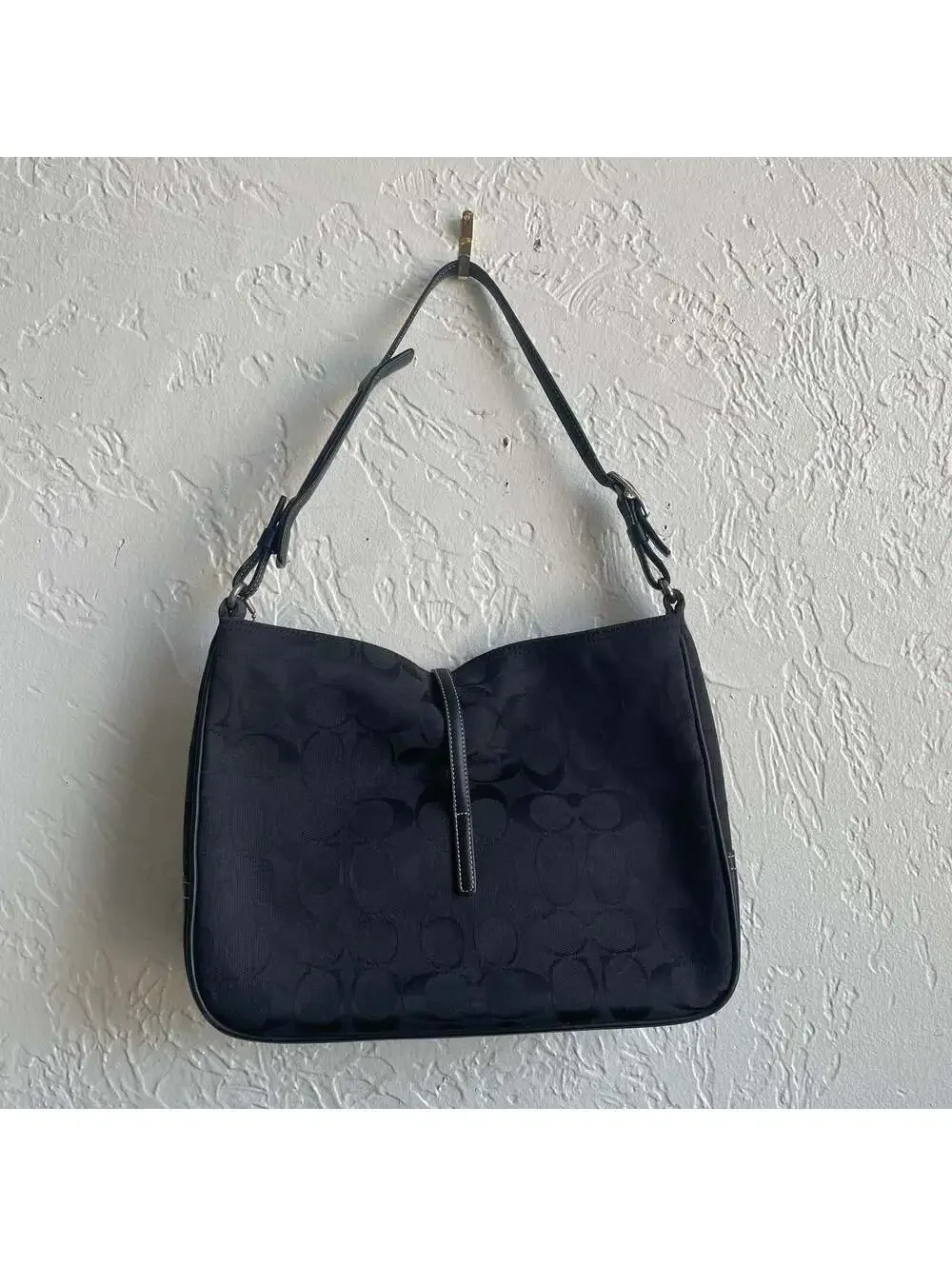 Coach 2002 Signature Clip Hobo Shoulder Bag #6091